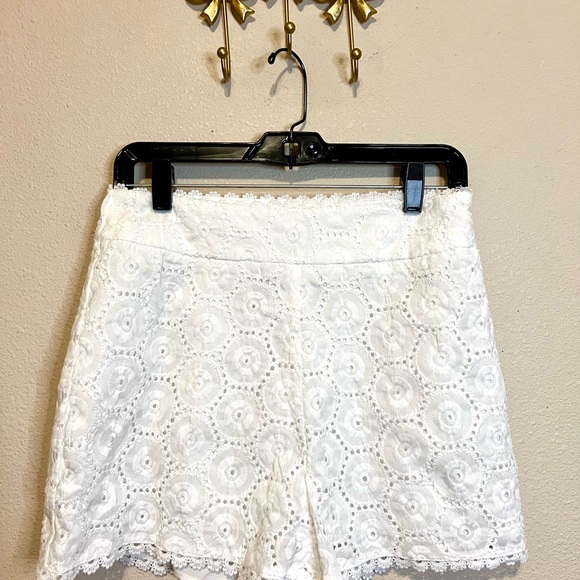 SHEIN Elegant White Fabric - Picture 2 of 4